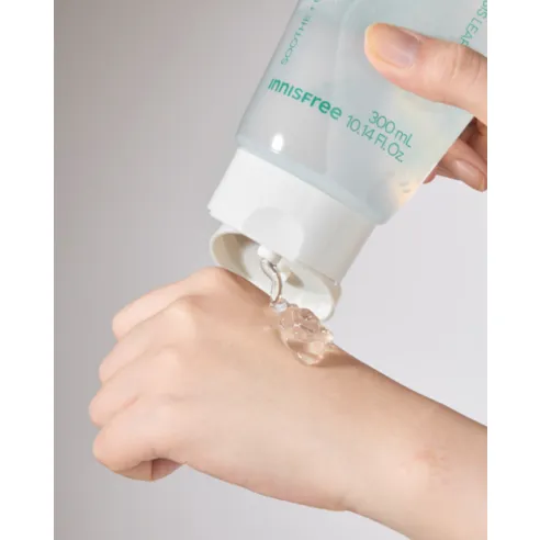 Aloe Revitalizing Soothing Gel - Image 4