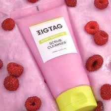Berry Smoothie Scrub Cleanser - Image 4